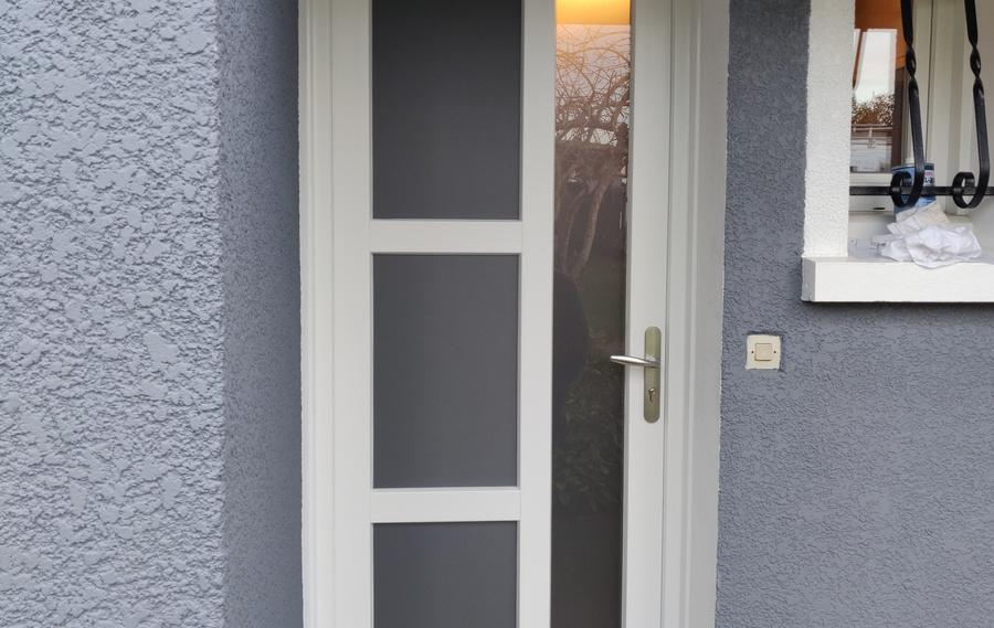 Notre gamme de portes d'entr&eacute;e en PVC CLASSIQUE et PVC CONTEMPORAINE &agrave;&nbsp;Monnaie